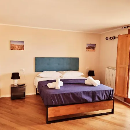 Πανσιόν Atenea Centro *